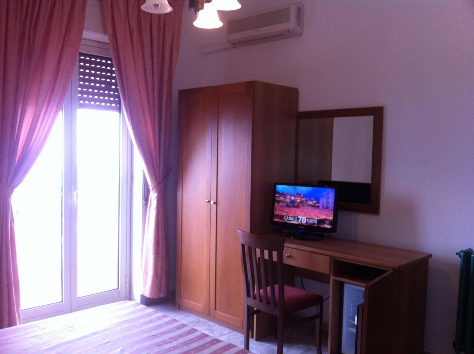 Royal Hotel